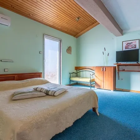 Ellen 4 Apartamento *